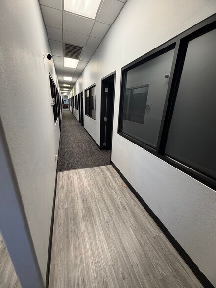 More Photos Of 4670 Polaris Ave, Las Vegas Office For Lease