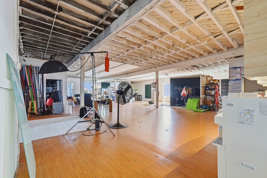 More Photos Of 714 Ducommun St, Los Angeles Manufacturing For Lease
