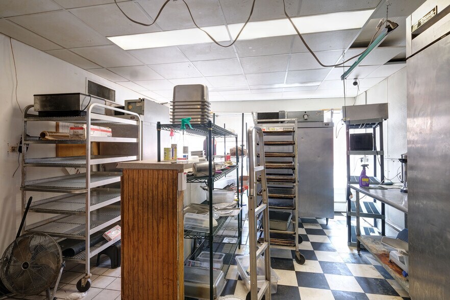 More Photos Of 329 4th St, Wausau Storefront Retail Residential For Sale