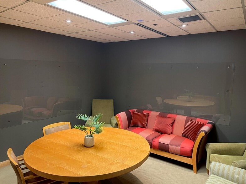 More Photos Of 999 Canada Pl, Vancouver Office For Lease