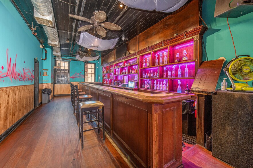 More Photos Of 112 Chestnut St, Philadelphia Storefront Retail Residential For Sale
