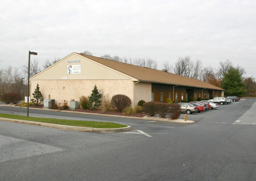 Primary Photo Of 719 Roble Rd, Allentown Flex For Lease