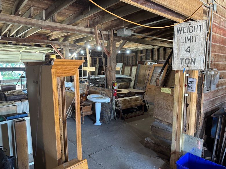 More Photos Of 1009 Mills St, Black Earth Warehouse For Sale