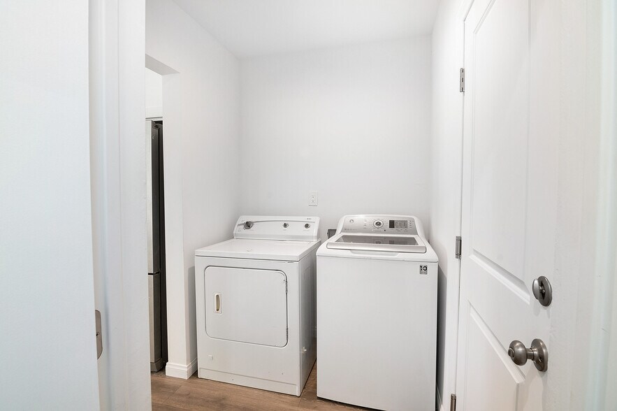 More Photos Of 15405 Covello St, Van Nuys Manufactured Housing Mobile Home Park For Sale