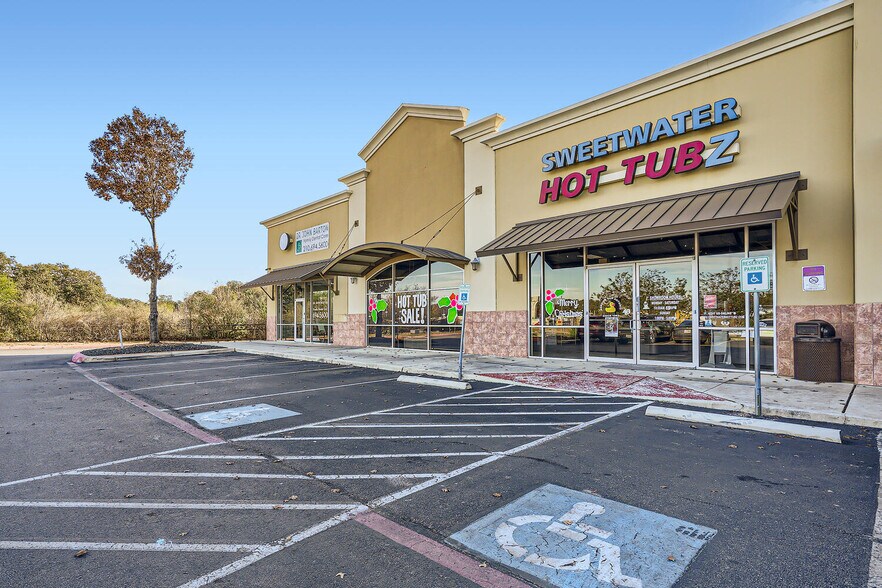 More Photos Of 8202 N Loop 1604 W, San Antonio General Retail For Sale