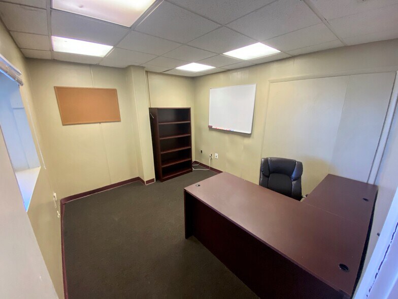 More Photos Of 2610 Tampa East Blvd, Tampa Warehouse For Sale