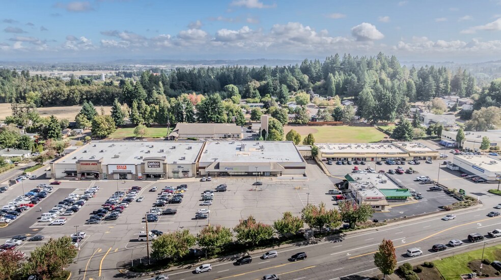 More Photos Of 4500 Commercial St SE, Salem Freestanding For Lease