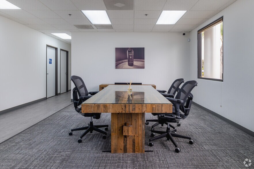 More Photos Of 27949 Diaz Rd, Temecula Warehouse For Lease