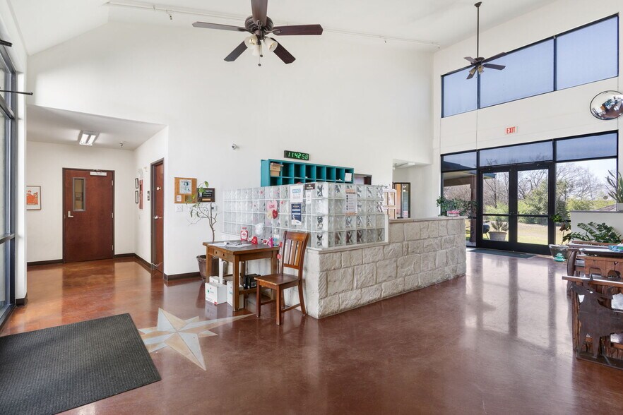 More Photos Of 8334 Cross Park Dr, Austin Medical For Sale