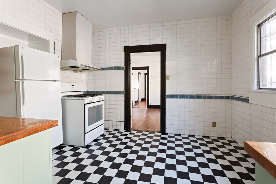 More Photos Of 534 Casanova St, Los Angeles Apartments For Sale