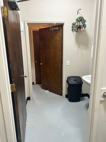 More Photos Of 1030 Dry Branch Rd, Hopkins General Retail For Sale