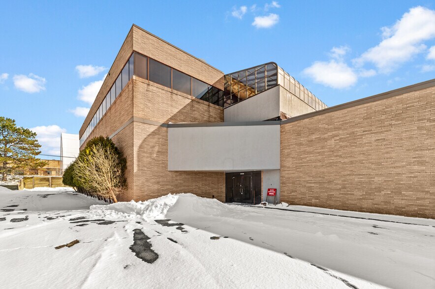 More Photos Of 23330 Commerce Park, Beachwood Office For Sale