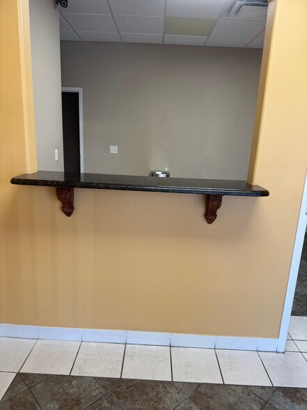 More Photos Of 1227 E Broadway, Oviedo Office For Sale