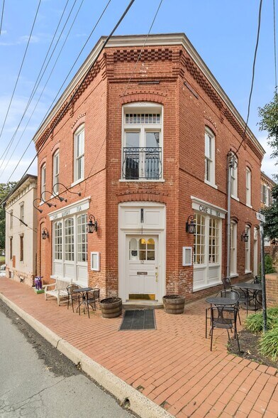 More Photos Of 12 Culpeper St, Warrenton Restaurant For Sale