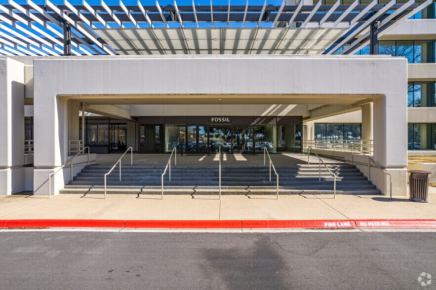 More Photos Of 901 S Central Expy, Richardson Office For Lease