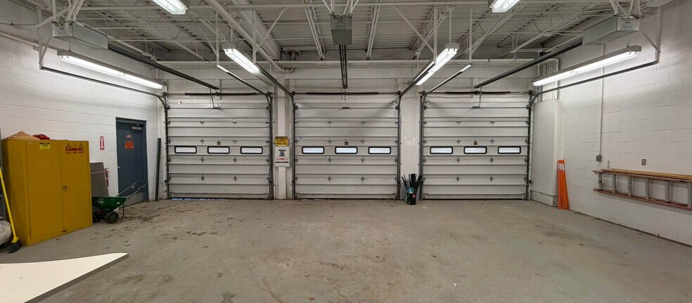 More Photos Of 7088 W 130th St, Middleburg Heights Office For Lease