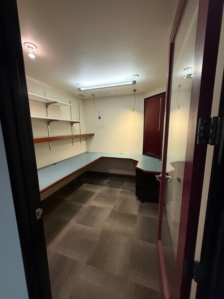 More Photos Of 8736 Production Ave, San Diego Light Manufacturing For Lease