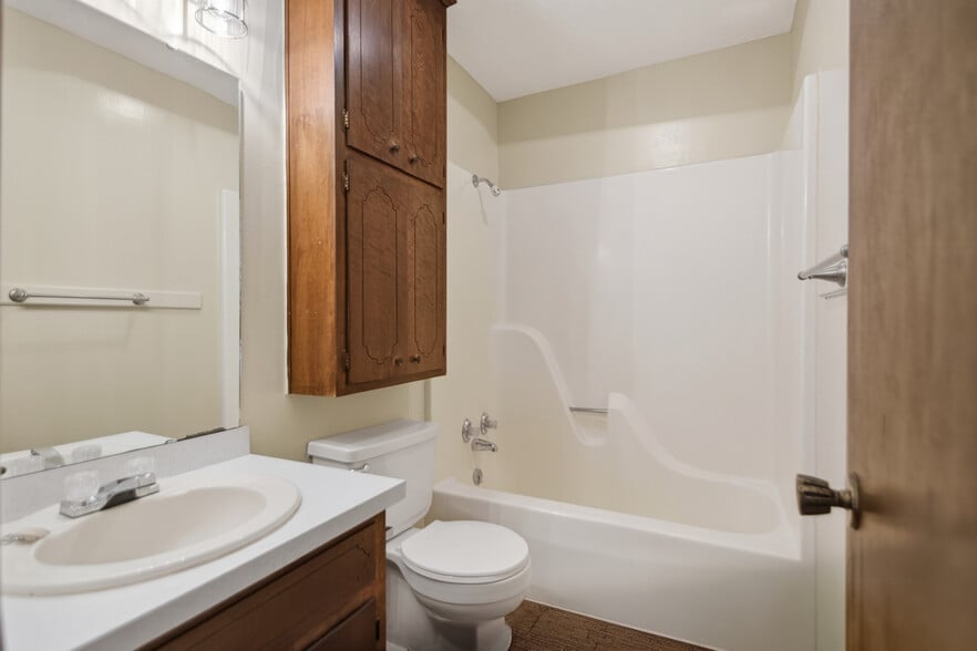 More Photos Of 701 E 4th St, Carlisle Apartments For Sale