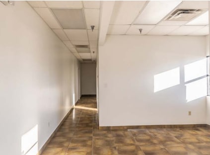 More Photos Of 1000 N Hamilton St, Chandler Warehouse For Sale