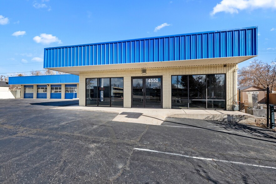 More Photos Of 4550 S Broadway, Englewood Showroom For Sale