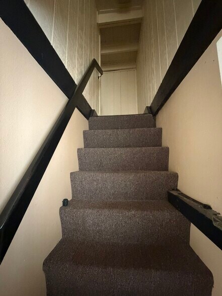 More Photos Of 615 Mena St, Mena Restaurant For Sale