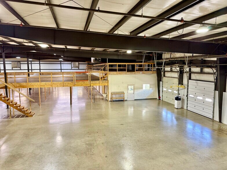 More Photos Of 12045 6300 Rd, Montrose Flex For Lease