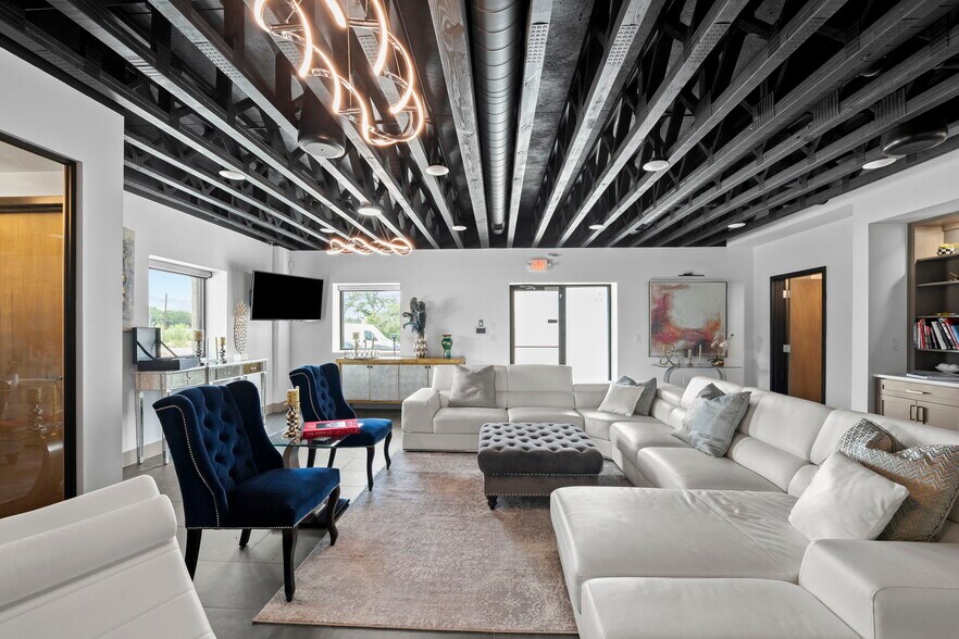 More Photos Of 39 Truss Dr, Boerne Flex For Sale