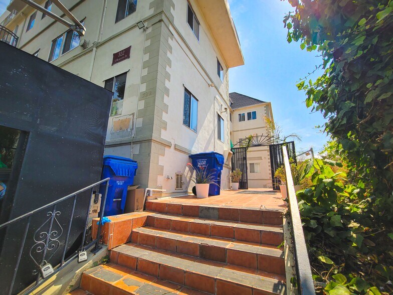 More Photos Of 722 S Manhattan Pl, Los Angeles Apartments For Sale