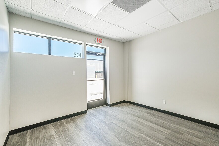 More Photos Of 3313-3345 Porter Rd, Katy Light Manufacturing For Lease