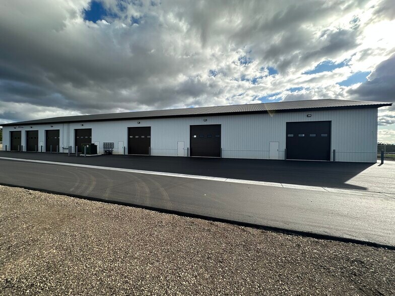 More Photos Of 12335 Margo Ave S, Hastings Light Distribution For Lease