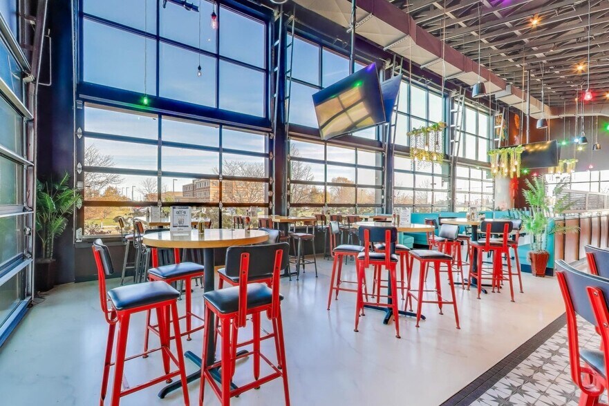 More Photos Of 3552 Market Ln, Kenosha Restaurant For Sale