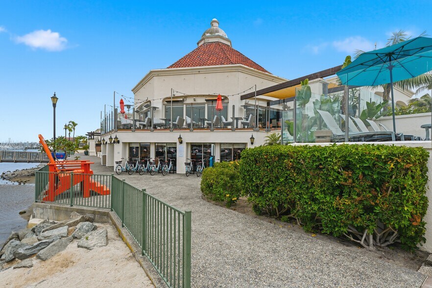 More Photos Of 1551 Shelter Island Dr, San Diego Hotel For Lease