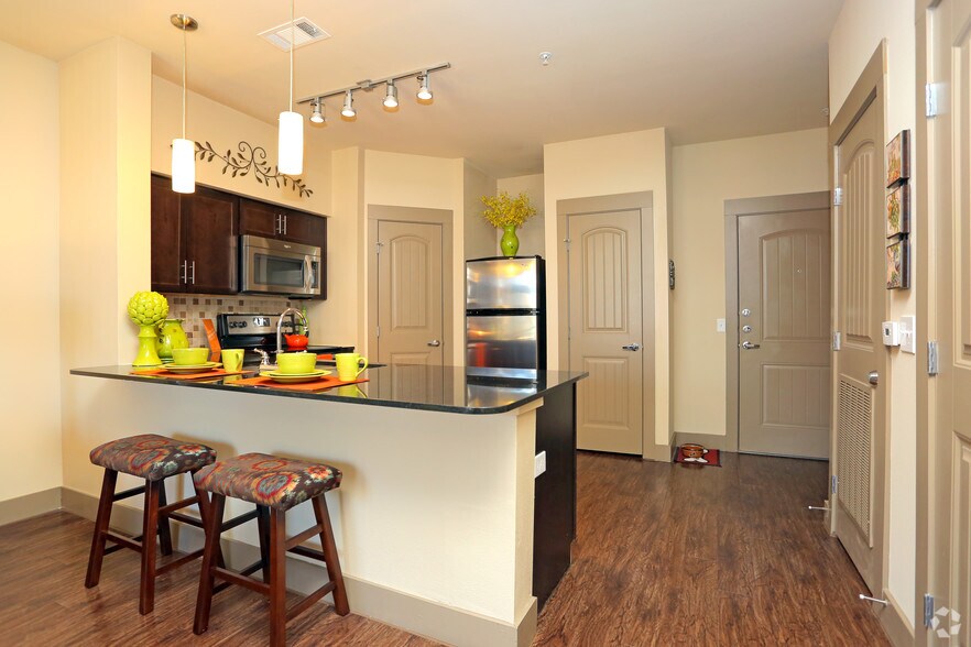 More Photos Of 1325 N Walker Ave, Oklahoma City Apartments For Lease