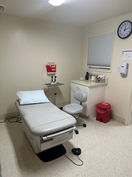 More Photos Of 323 N Sanborn Rd, Salinas Medical For Sale