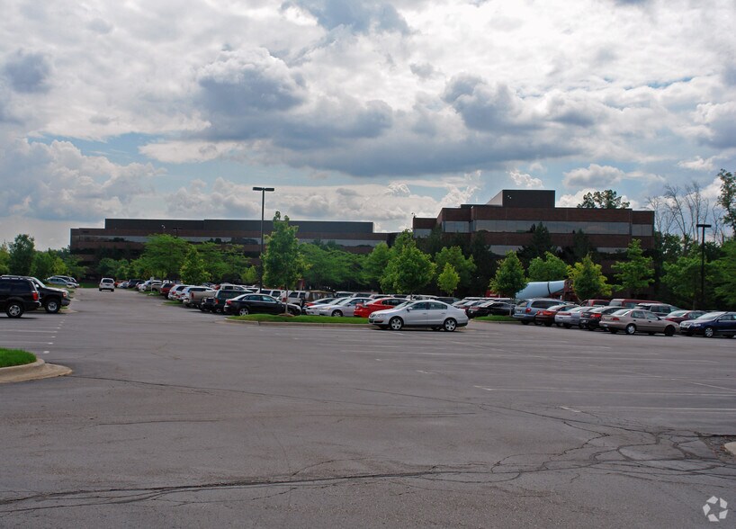 More Photos Of 3800 Hamlin Rd, Auburn Hills Office For Lease