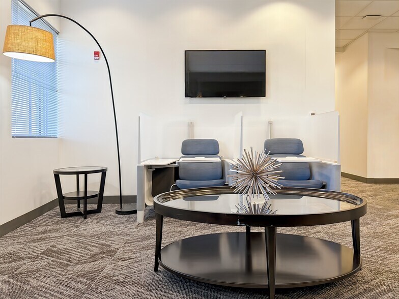 More Photos Of 2054 Vista Parkway, West Palm Beach Coworking Space