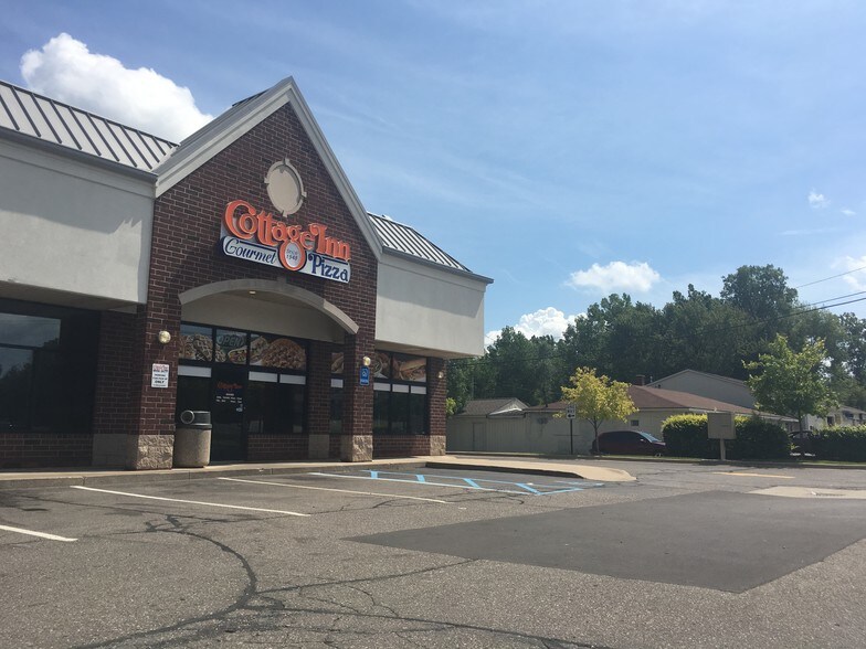 More Photos Of 11-47 S Cass Lake Rd, Waterford Unknown For Lease