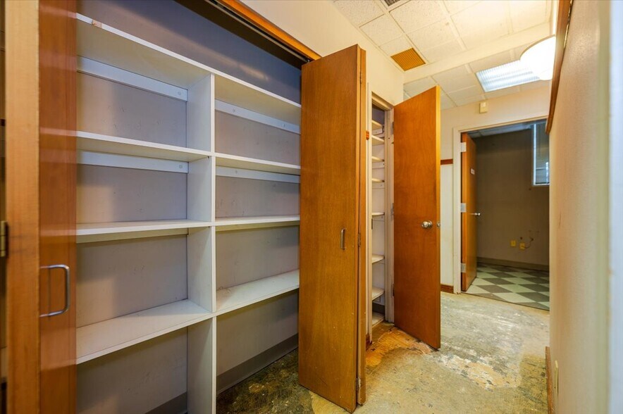More Photos Of 195 N Village Ave, Rockville Centre Office For Sale