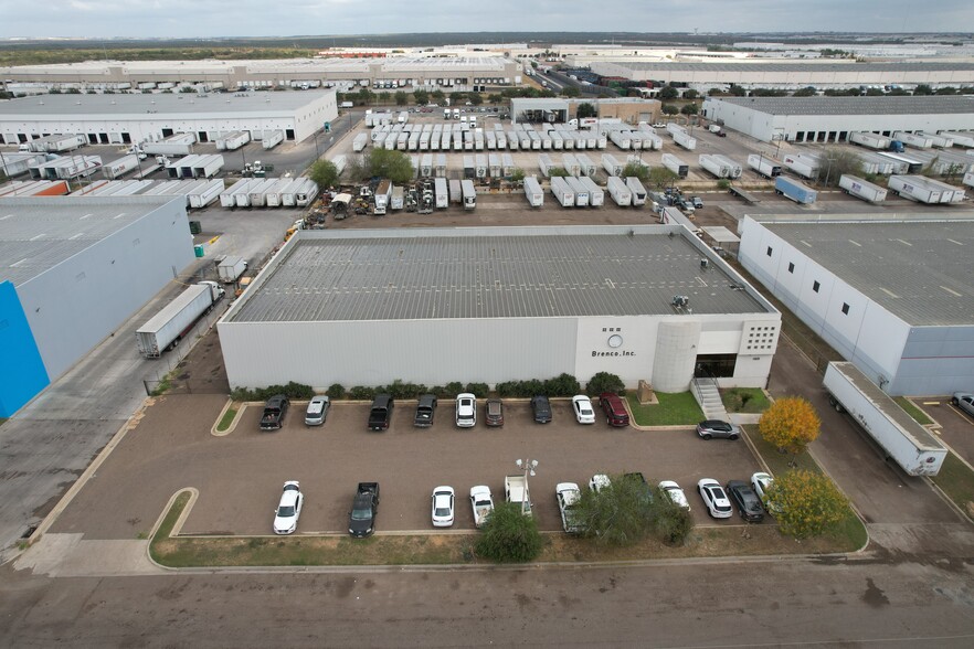 Primary Photo Of 14619 Archer Dr, Laredo Warehouse For Lease