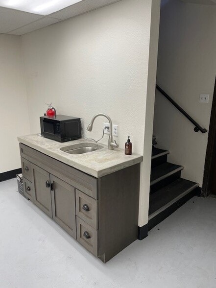More Photos Of 16257 Illinois Ave, Paramount Warehouse For Sale