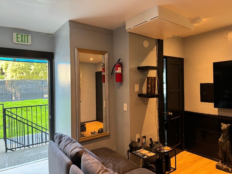 More Photos Of 3311 Barham Blvd, Los Angeles Office For Sale