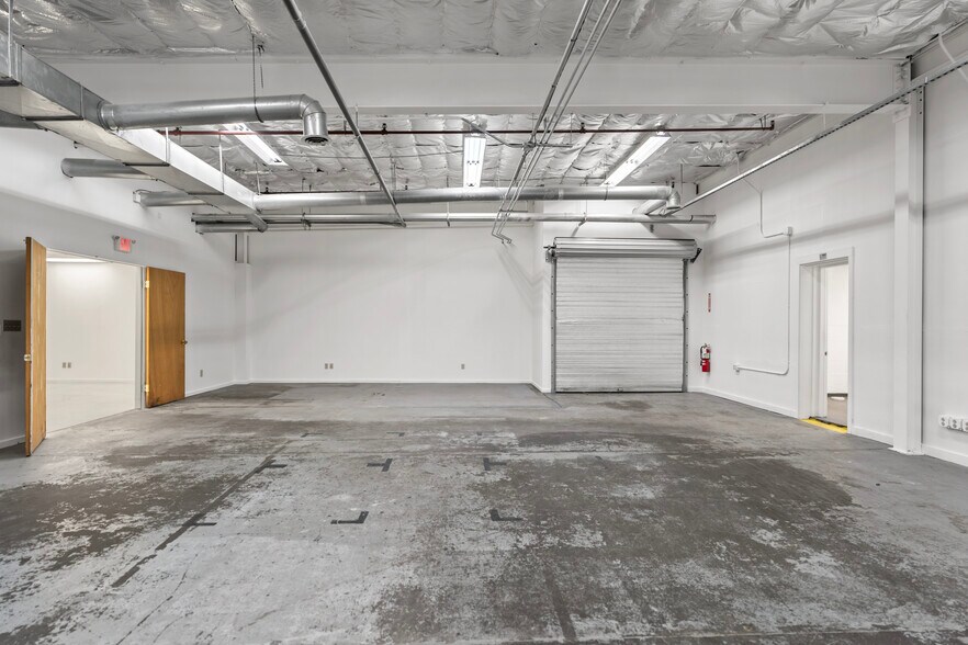 More Photos Of 27 Kent St, Ballston Spa Warehouse For Lease