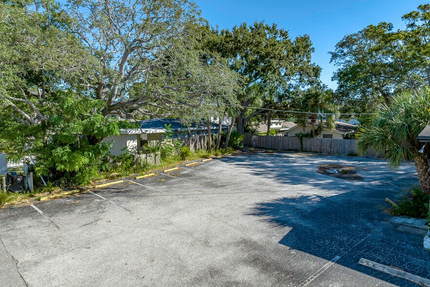 More Photos Of 219 Betty Ln, Clearwater Office Residential For Sale