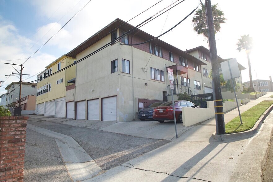 More Photos Of 4462 W 59th St, Los Angeles Apartments For Sale