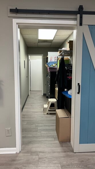 More Photos Of 3707 Latrobe Dr, Charlotte Office For Sale