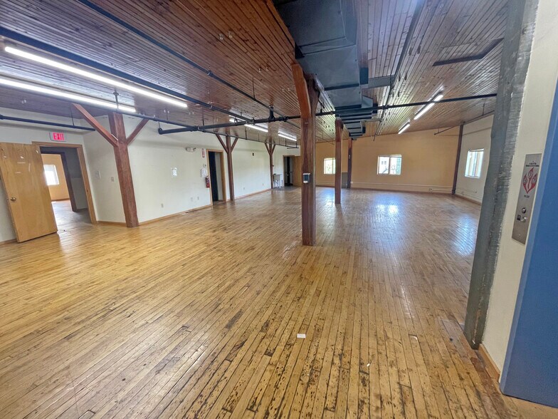 More Photos Of 29 Hampshire St, Auburn Office For Sale