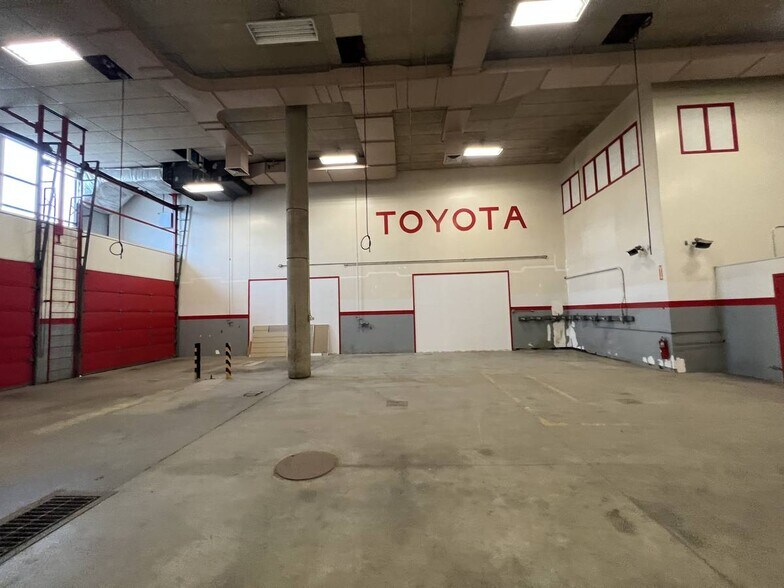 More Photos Of 275 Portsmouth Ave, Stratham Light Manufacturing For Sale