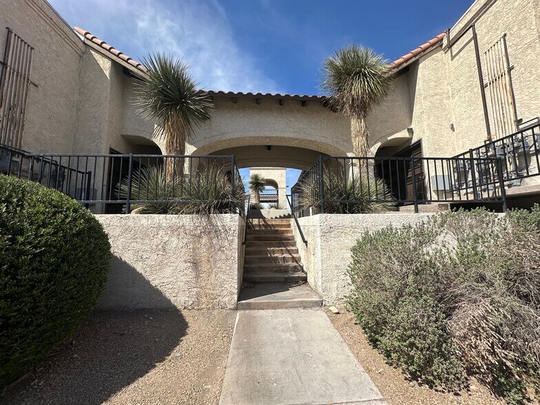 More Photos Of 1850-1870 Mcculloch Blvd N, Lake Havasu City General Retail For Sale