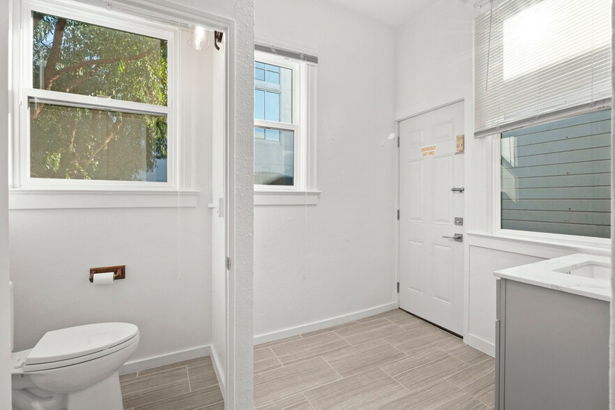 More Photos Of 1732-1736 Divisadero St, San Francisco Storefront Retail Office For Lease