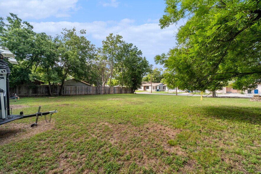 More Photos Of 740 Central Ave, New Braunfels Land For Sale